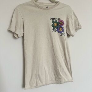 Of Mind “Come As You Are” Graphic Tee Size Small Beige Retro Flower T Shirt